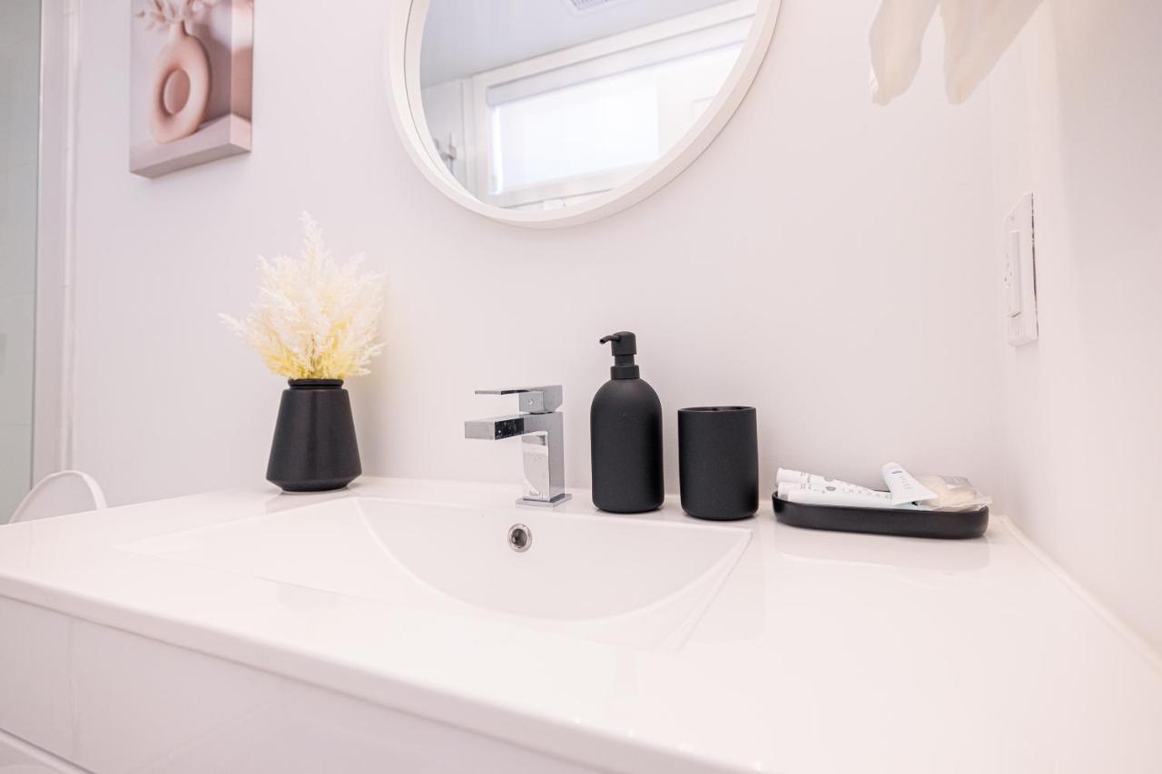 Luxury & Comfy Apartment, Mins Drive To All Niagara Falls Attraction Екстериор снимка
